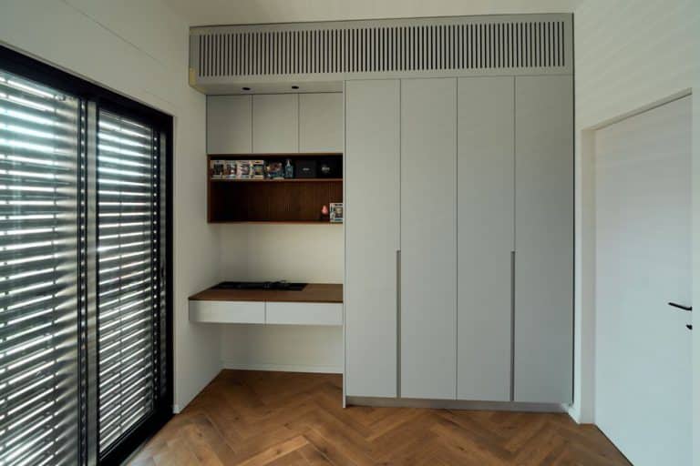 Échelle de meunier et rangements en hauteur : le combo gain de place